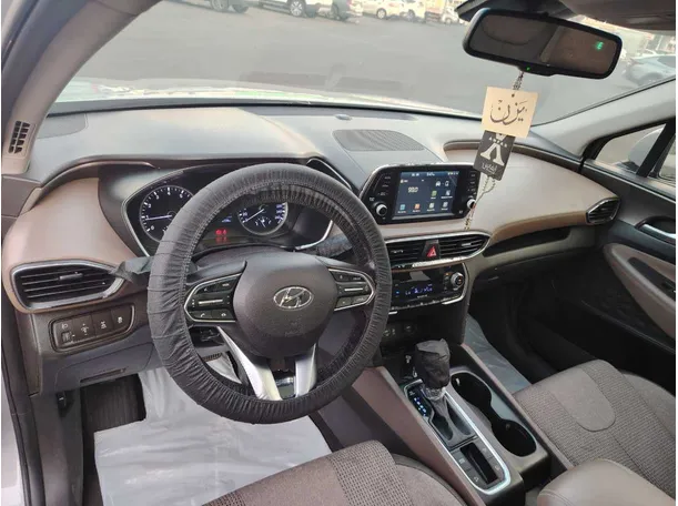 Car image 13