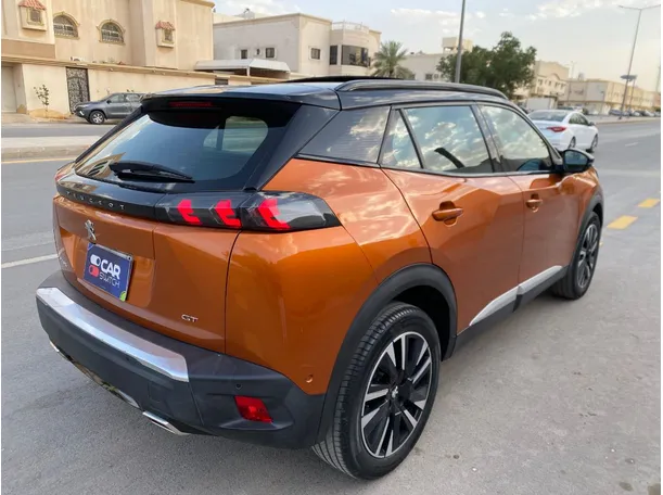 Car image 5