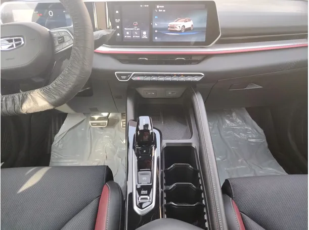 Car image 18