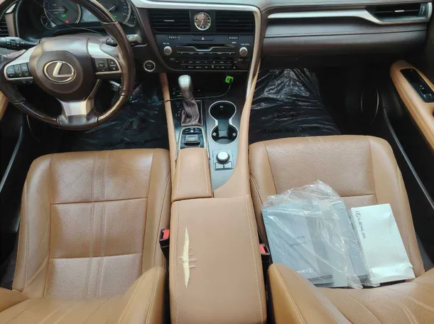 Car image 19