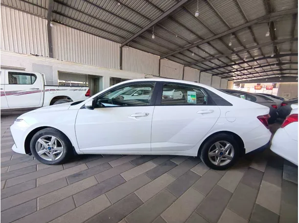 Car image 7