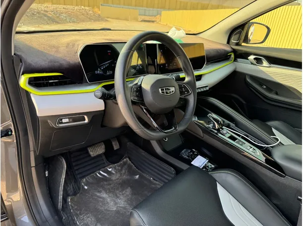 Car image 9
