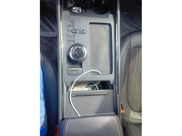 Car image 24