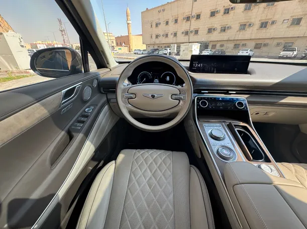 Car image 16