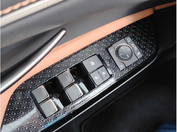Car image 33