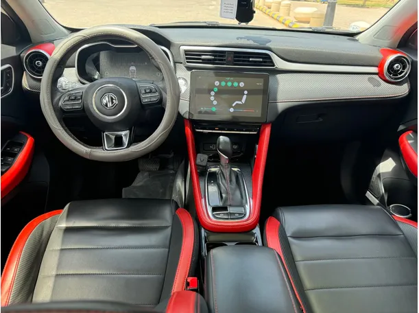 Car image 16