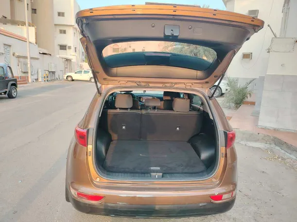Car image 29