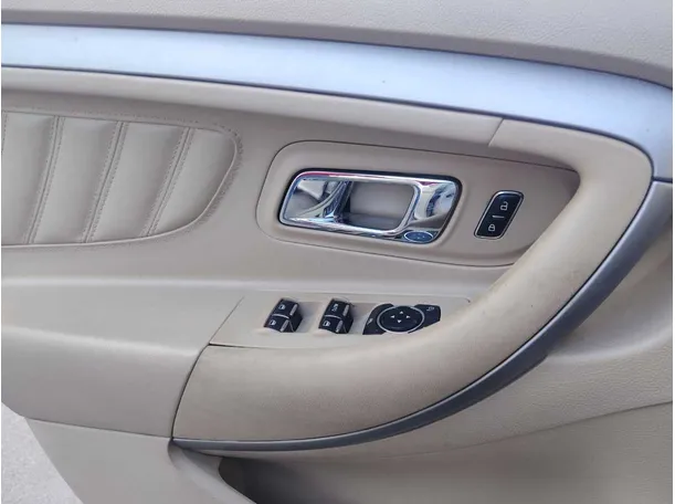 Car image 32