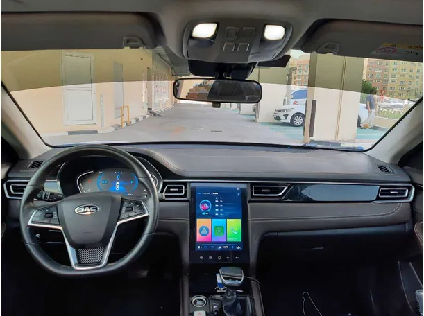 Car image 15