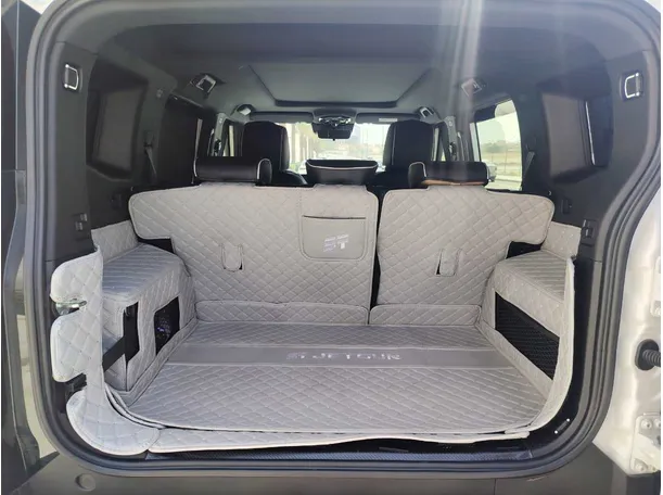Car image 25