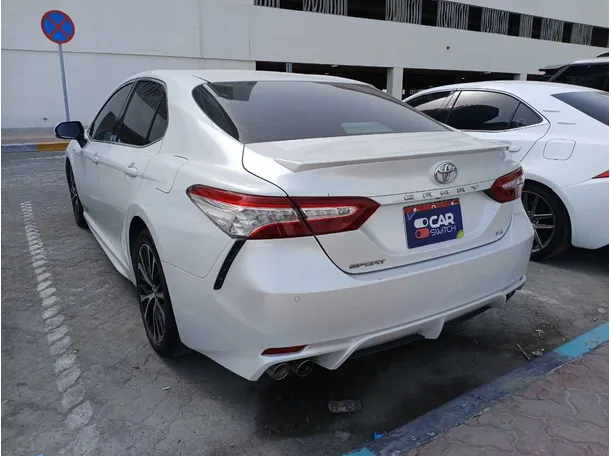 Car image 7