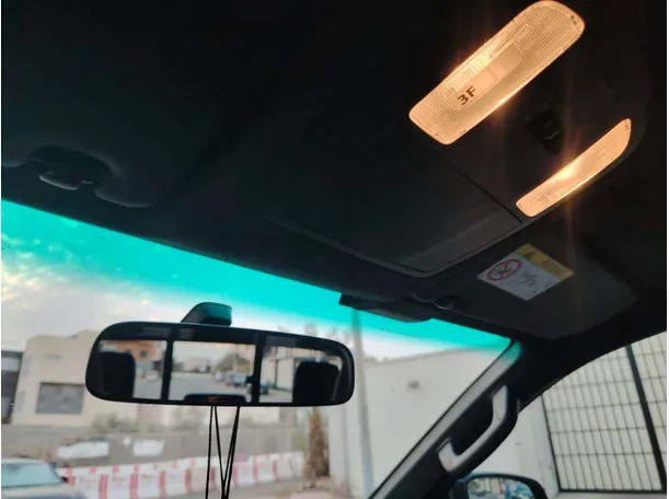 Car image 33