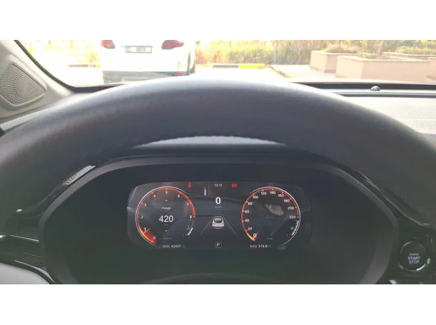 Car image 16
