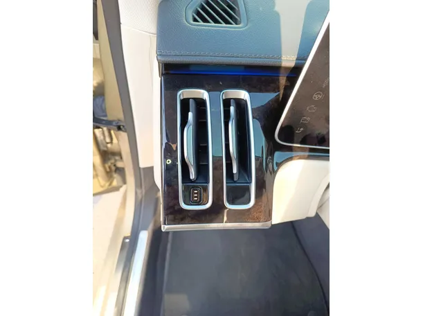 Car image 39
