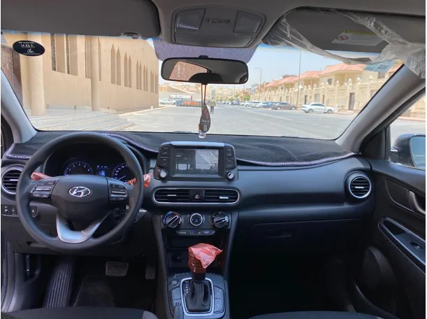 Car image 14