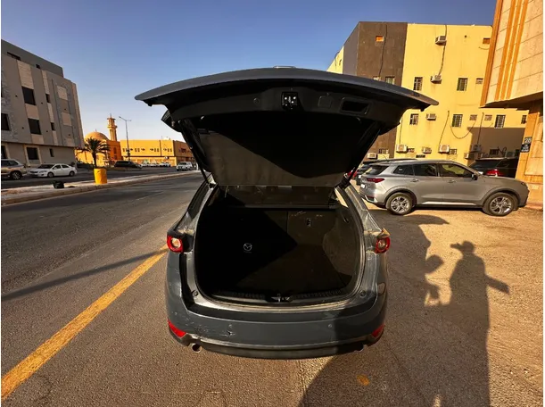 Car image 23