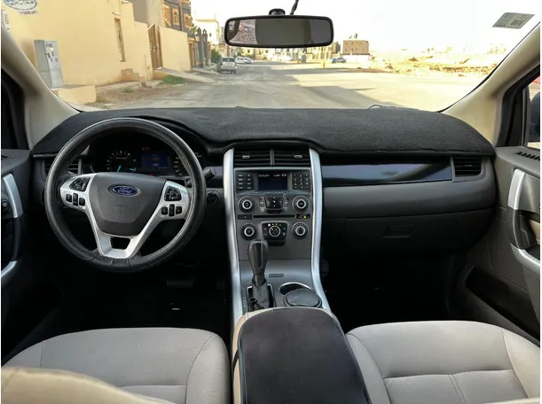 Car image 16