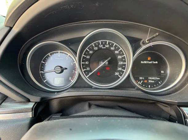 Car image 18