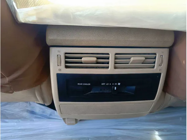 Car image 30