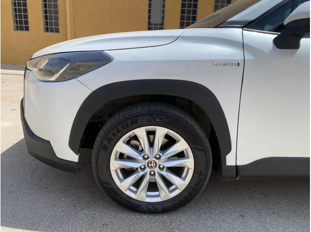 Car image 9