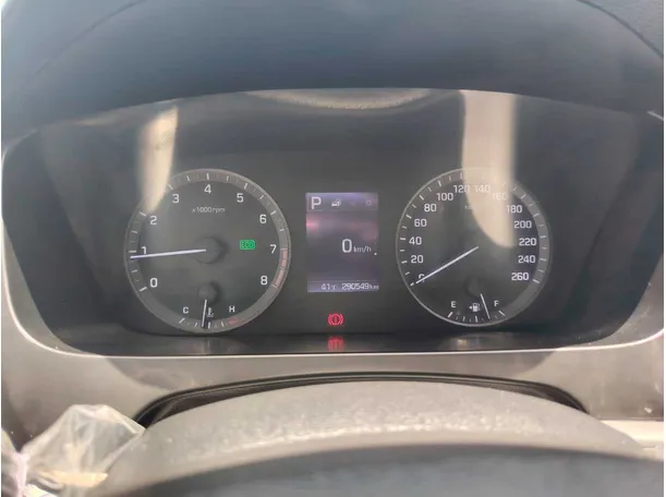 Car image 26