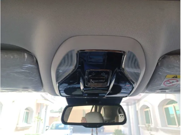 Car image 19