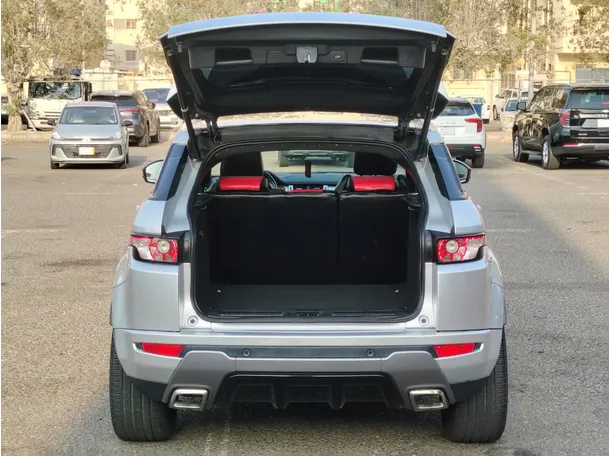 Car image 30