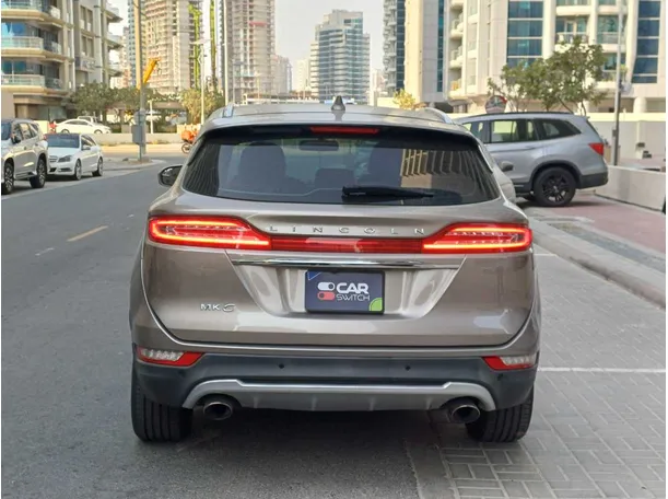 Car image 6