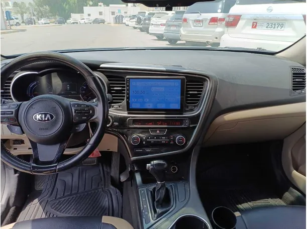 Car image 14
