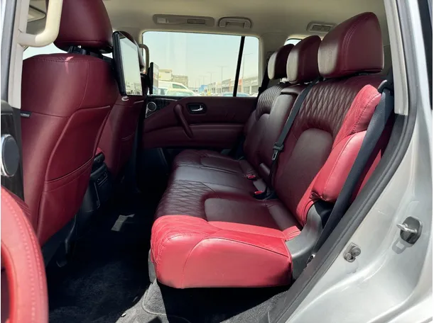 Car image 14