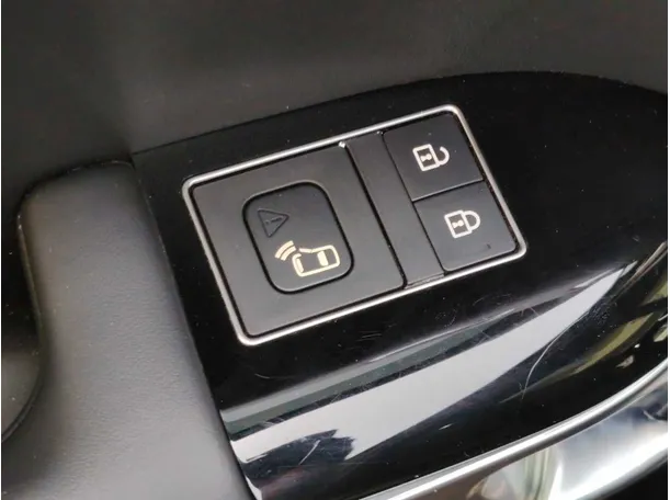 Car image 35