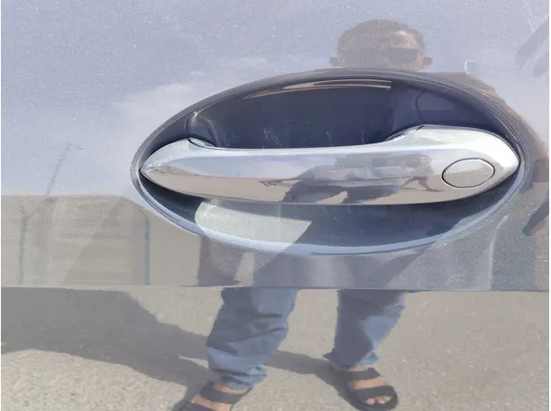 Car image 37