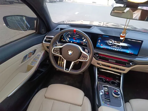 Car image 24