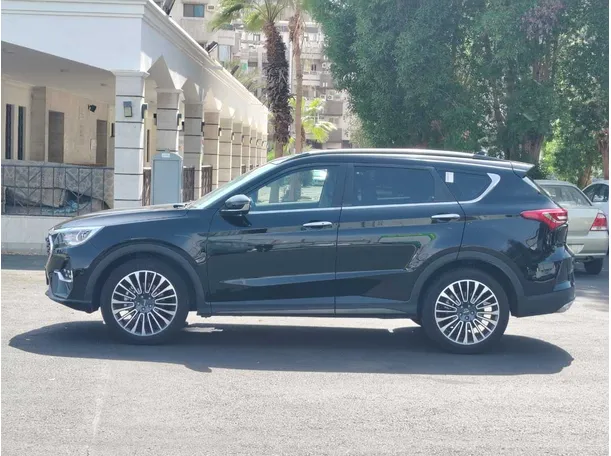 Car image 8