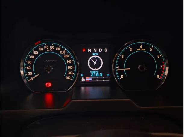 Car image 19