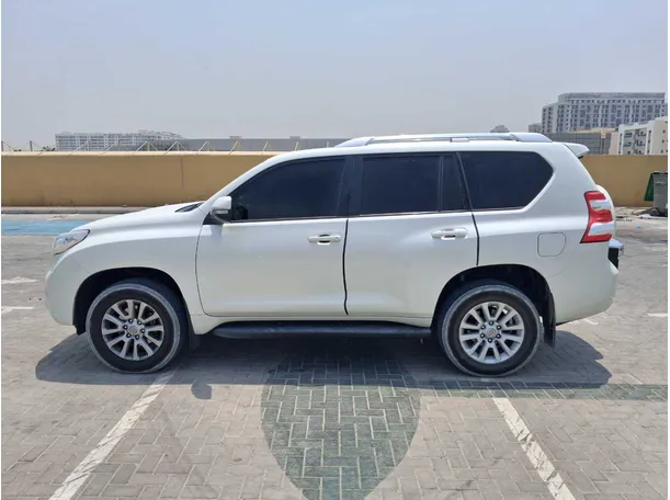 Car image 8