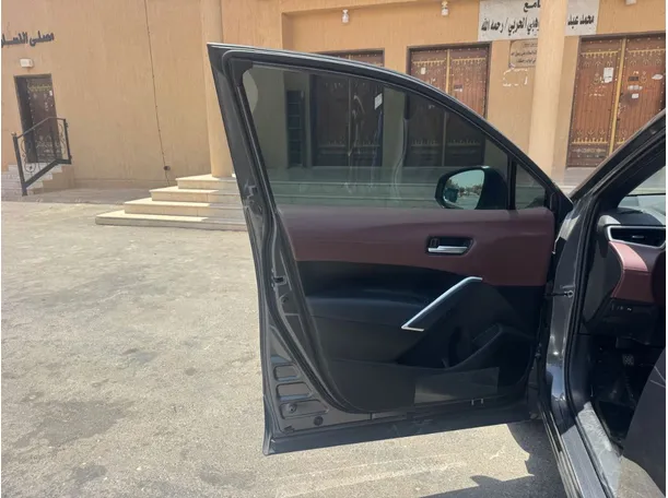 Car image 10