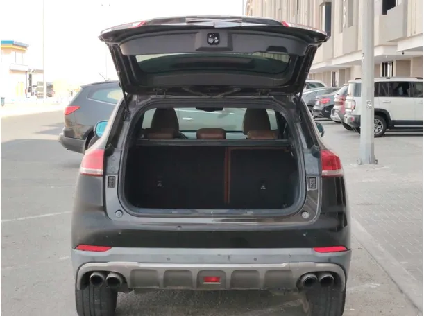 Car image 26