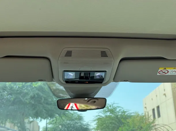 Car image 27
