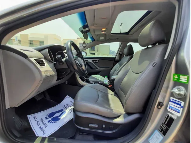 Car image 12