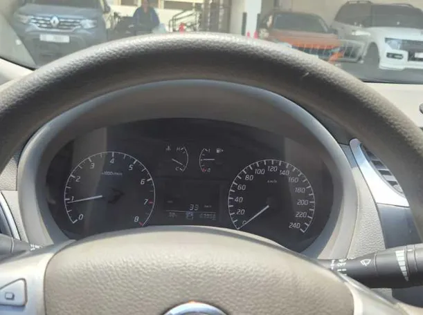 Car image 25