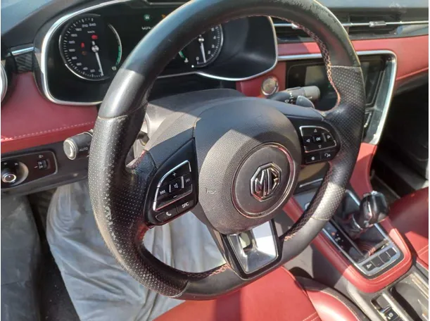 Car image 18