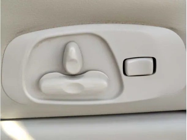 Car image 29