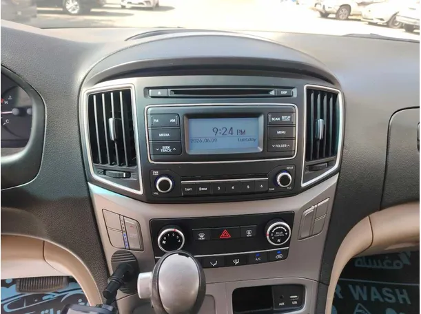 Car image 27