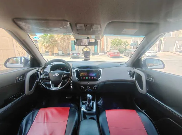 Car image 18
