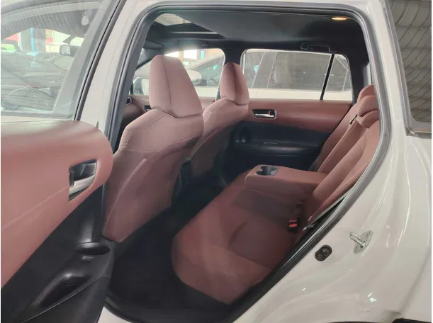 Car image 18
