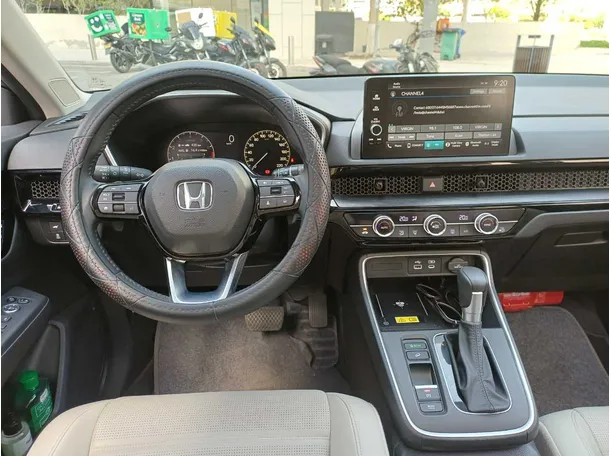 Car image 17