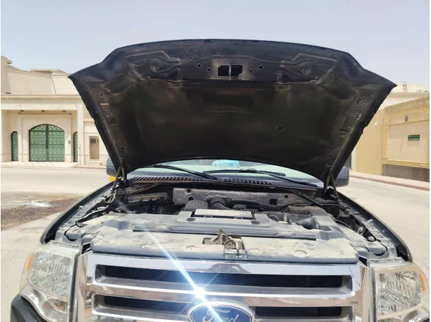 Car image 35