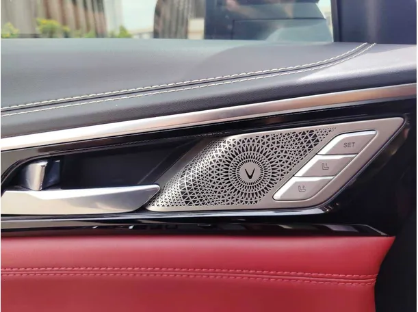 Car image 28