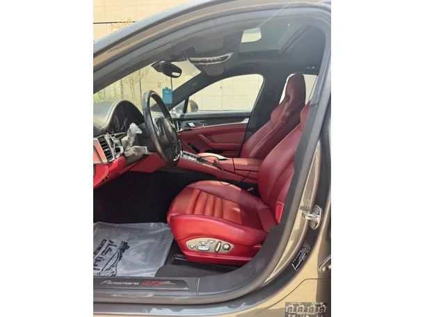 Car image 11